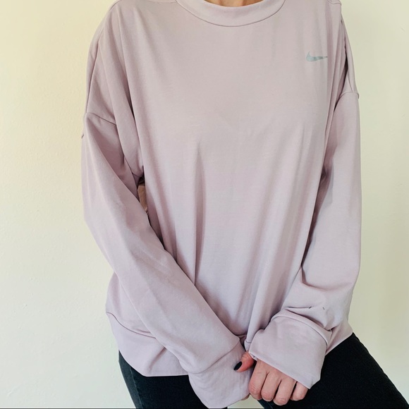 Nike Tops - NWT Nike Women’s Sportswear